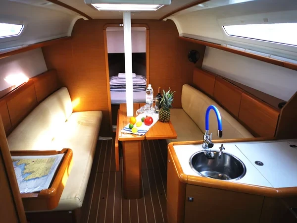 Sun Odyssey 33i - Boatscribe.com