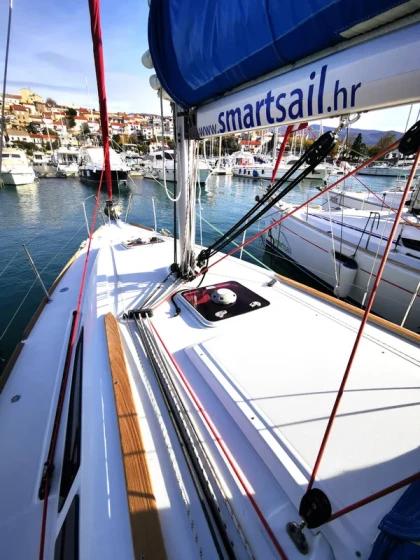 Sun Odyssey 33i - Boatscribe.com
