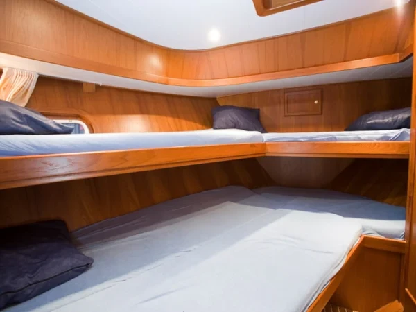 De Drait Advantage 42 - Boatscribe.com