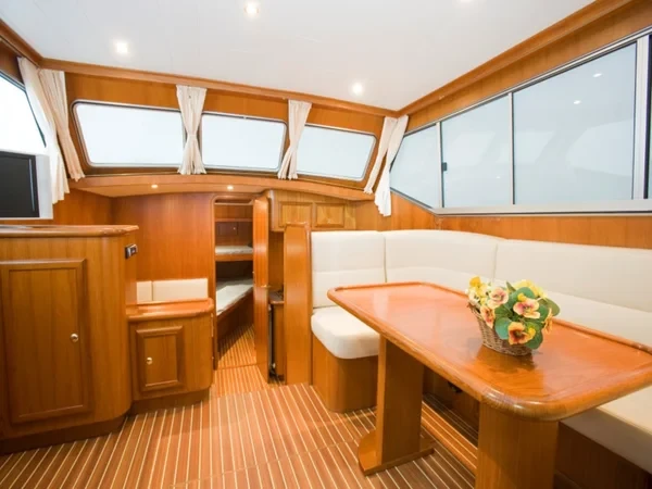 De Drait Advantage 42 - Boatscribe.com