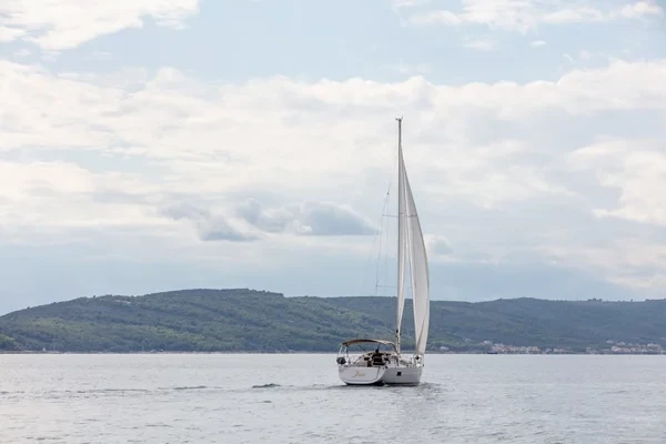 Elan 40 Impression - Boatscribe.com