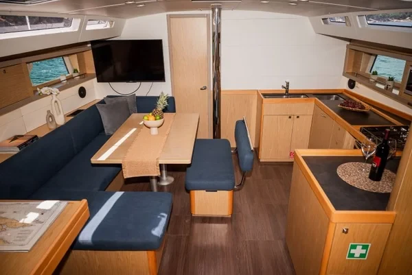 Oceanis 48 - Boatscribe.com