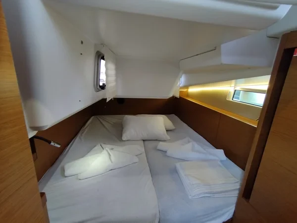 Sun Odyssey 490 - Boatscribe.com