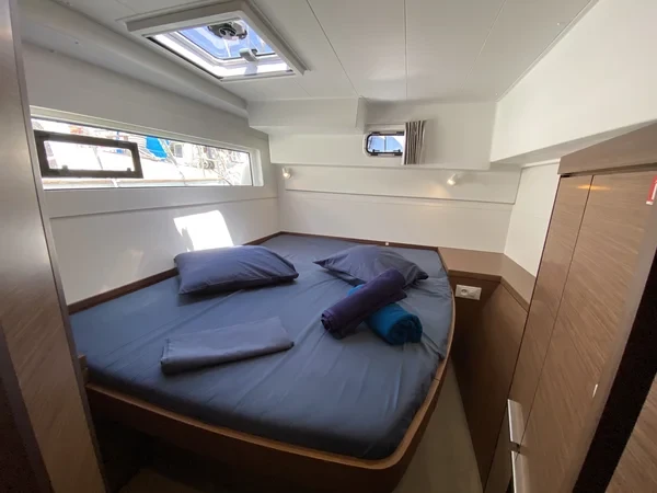 Lagoon 40 - Boatscribe.com