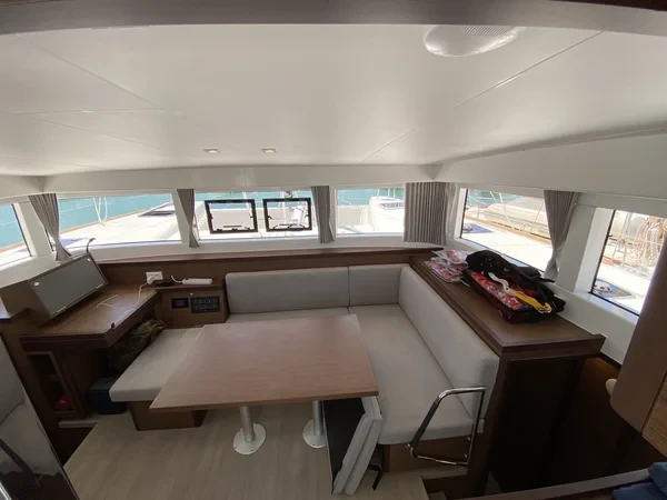 Lagoon 40 - Boatscribe.com