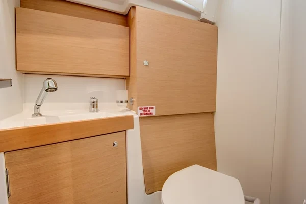 Oceanis 38 - Boatscribe.com