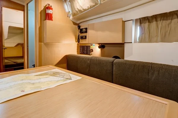 Oceanis 38 - Boatscribe.com