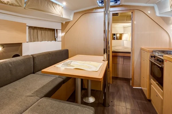 Oceanis 38 - Boatscribe.com