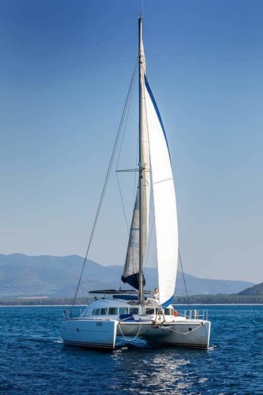 Lagoon 410 - Boatscribe.com