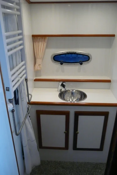 De Drait DeLuxe 42 - Boatscribe.com
