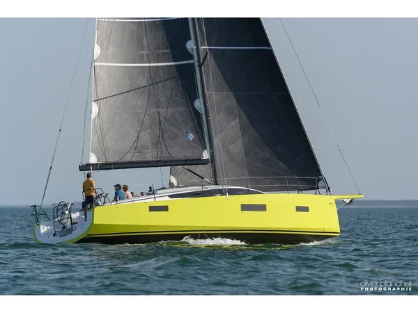 RM 1180 - Boatscribe.com