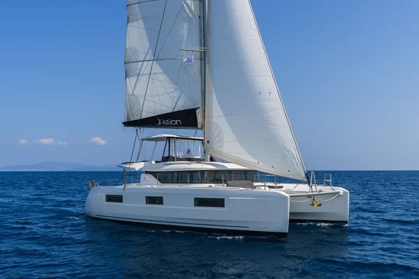 Lagoon 46 - Boatscribe.com