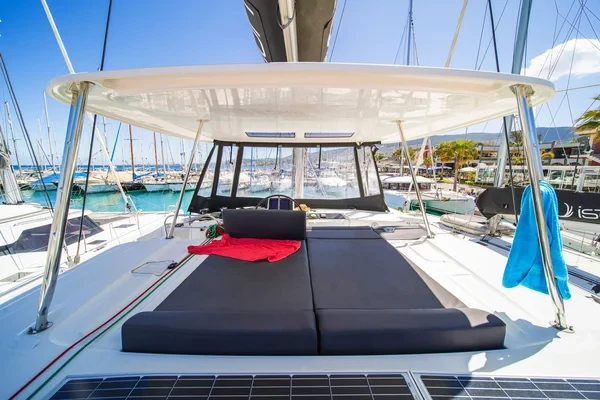 Lagoon 46 - Boatscribe.com