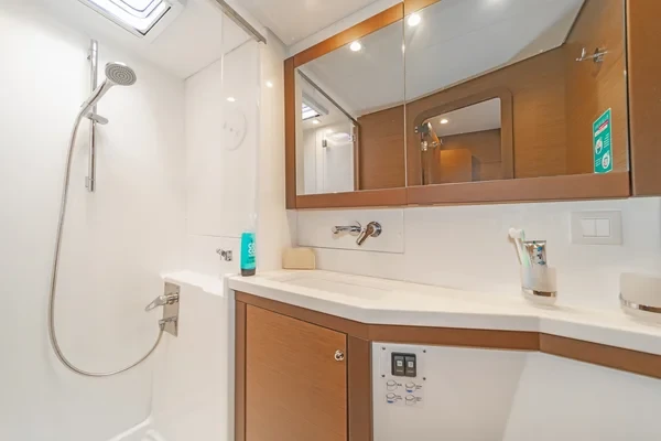 Lagoon 450 F - Boatscribe.com