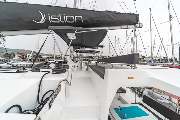 Lagoon 450 F - Boatscribe.com