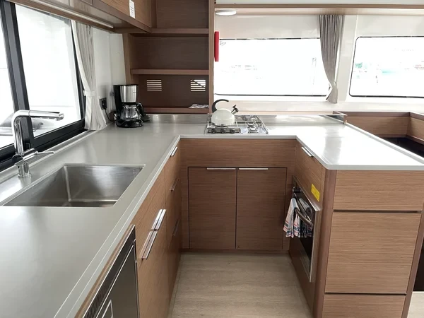 Lagoon 46 - Boatscribe.com