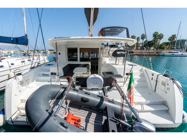 Lagoon 40 - Boatscribe.com