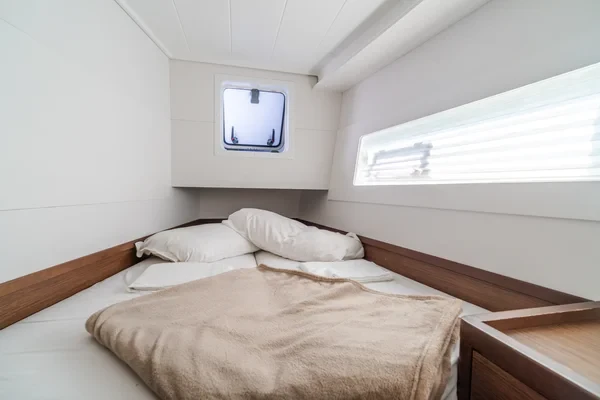 Lagoon 40 - Boatscribe.com