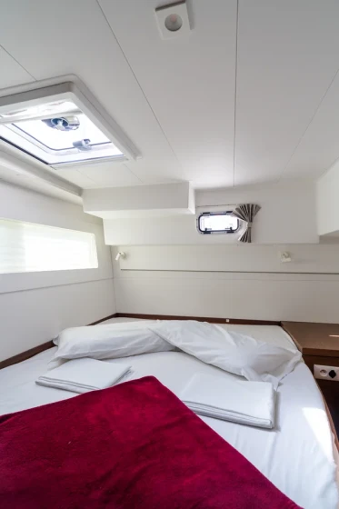 Lagoon 40 - Boatscribe.com