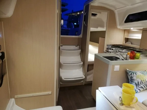 Oceanis 30.1 - Boatscribe.com