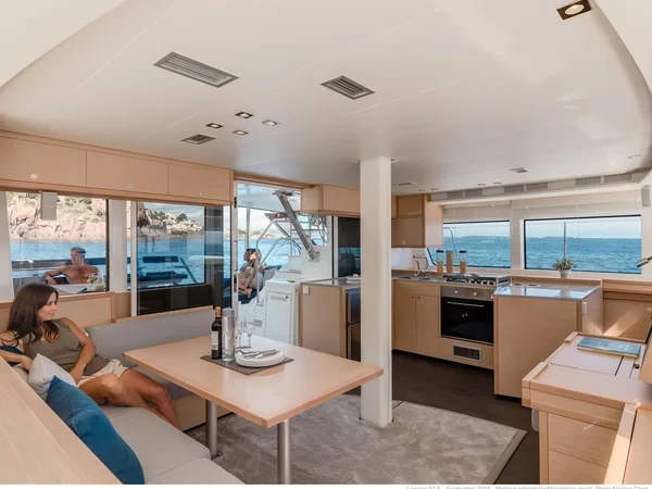 Lagoon 52 F - Boatscribe.com