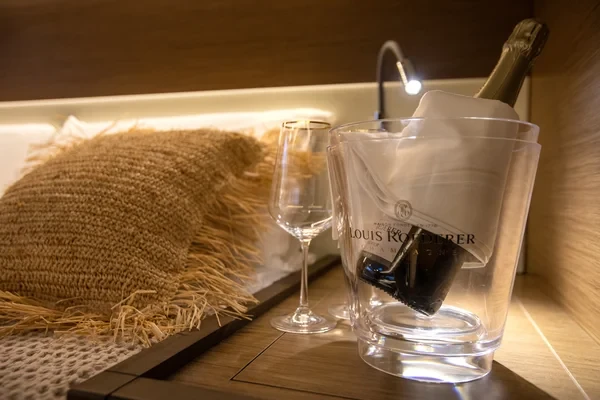 Lagoon 52 F - Boatscribe.com