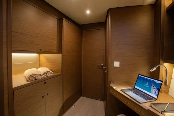 Lagoon 52 F - Boatscribe.com