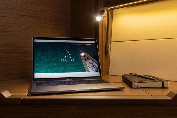 Lagoon 52 F - Boatscribe.com