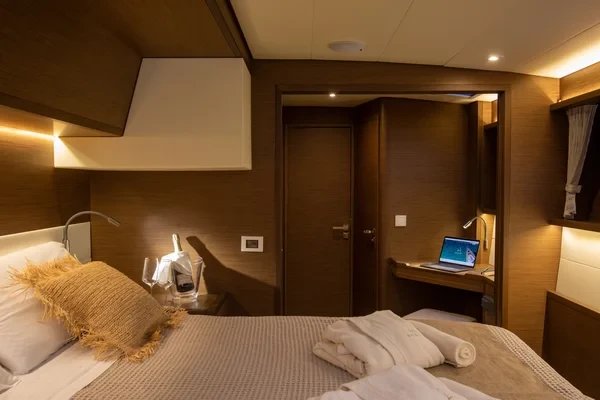 Lagoon 52 F - Boatscribe.com