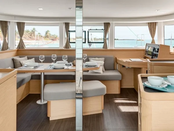 Lagoon 42 - Boatscribe.com