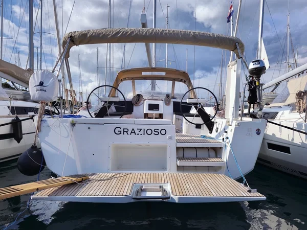Dufour 430 - Boatscribe.com