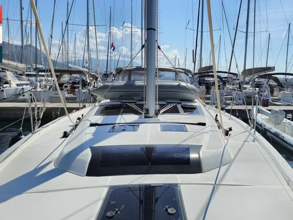 Dufour 430 - Boatscribe.com