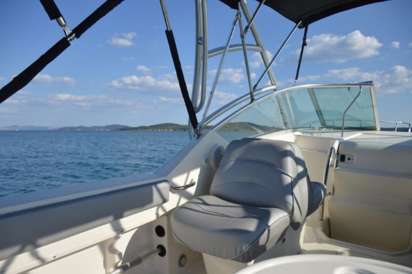 Sea Ray 275 - Boatscribe.com