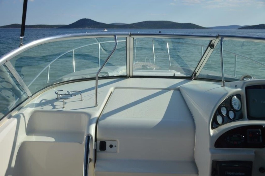Sea Ray 275 - Boatscribe.com