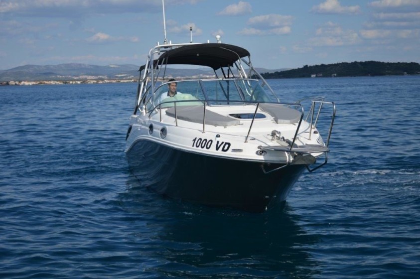 Sea Ray 275 - Boatscribe.com