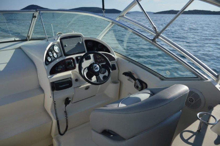 Sea Ray 275 - Boatscribe.com