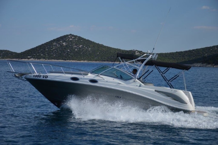 Sea Ray 275 - Boatscribe.com