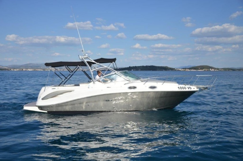 Sea Ray 275 - Boatscribe.com