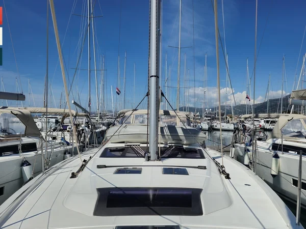 Dufour 430 - Boatscribe.com