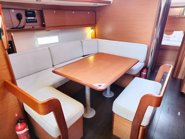 Dufour 430 - Boatscribe.com