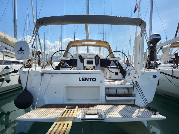 Dufour 430 - Boatscribe.com