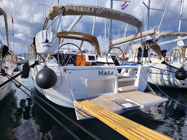 Dufour 390 Grand Large - Boatscribe.com