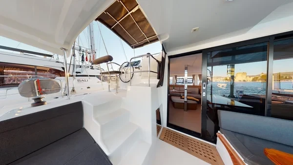 Lagoon 42 - Boatscribe.com