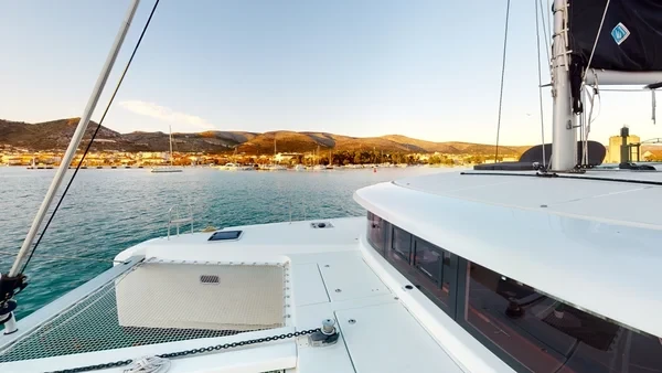 Lagoon 42 - Boatscribe.com