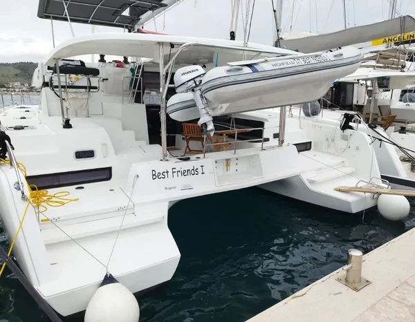 Lagoon 42 - Boatscribe.com