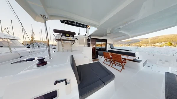 Lagoon 42 - Boatscribe.com