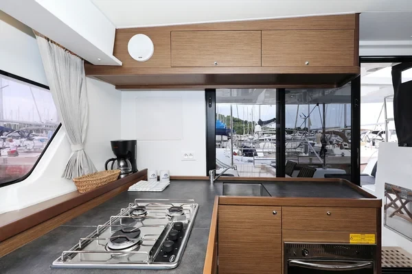 Lagoon 42 - Boatscribe.com