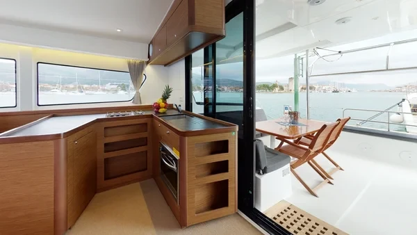 Lagoon 42 - Boatscribe.com