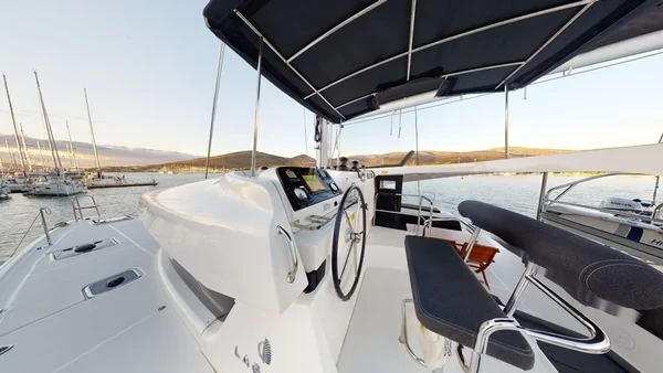Lagoon 42 - Boatscribe.com