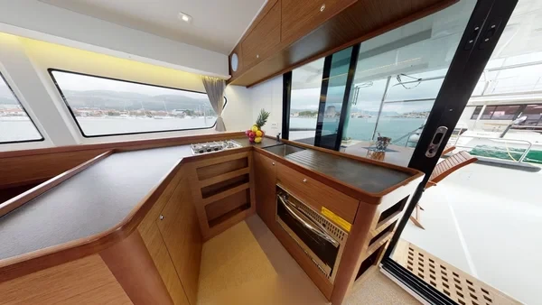Lagoon 42 - Boatscribe.com